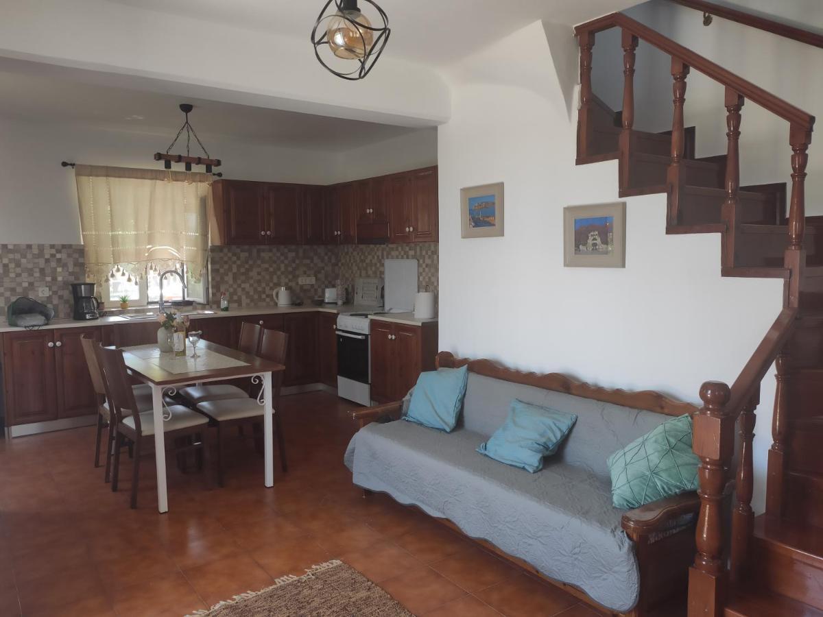 Traditional With Swimming Pool, Lawn Yard And Bbq * Kos Town