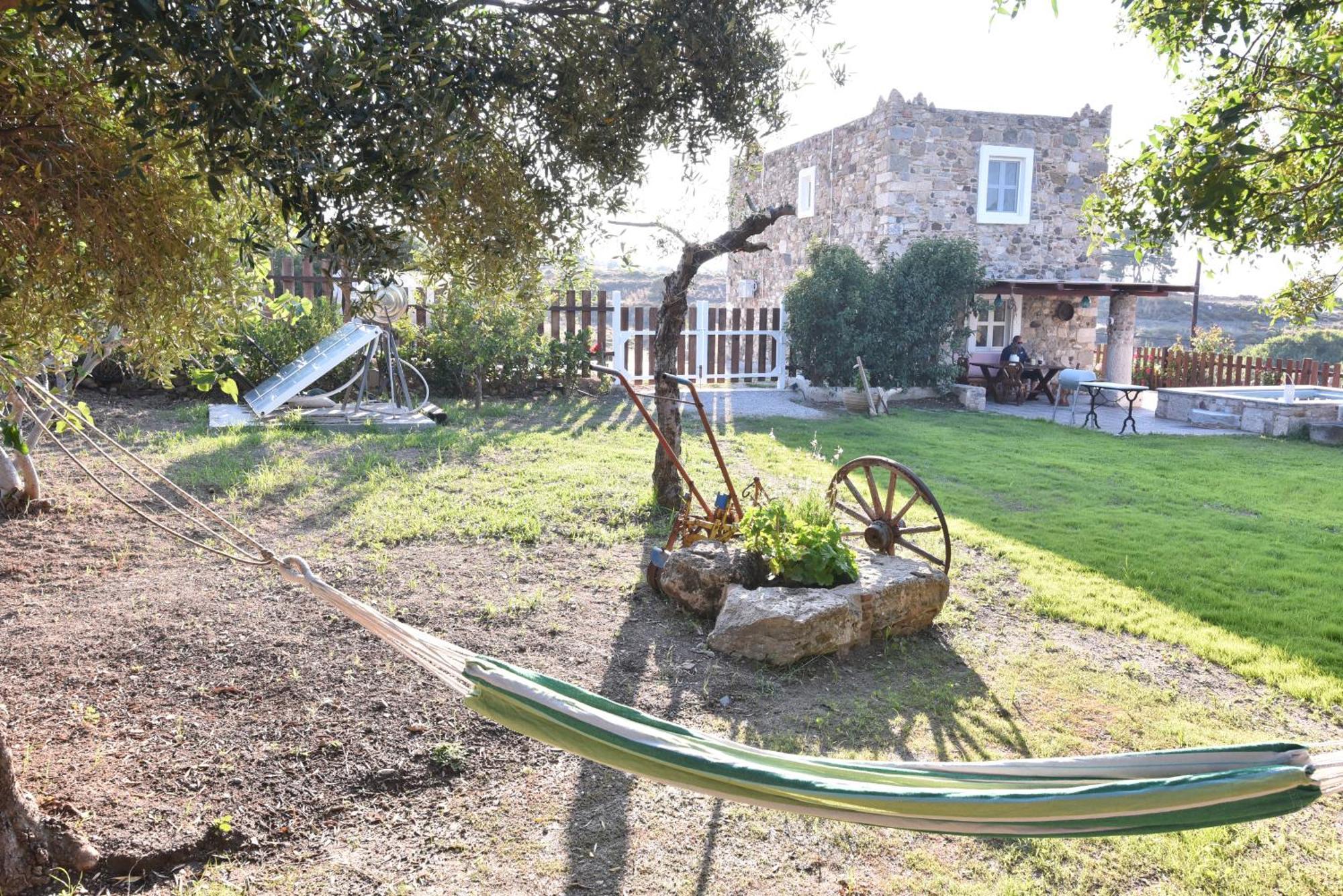 Traditional With Swimming Pool, Lawn Yard And Bbq Villa *